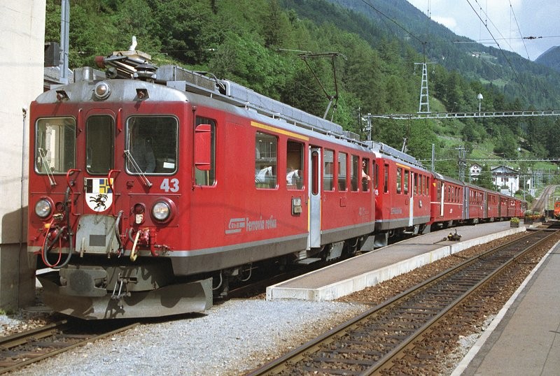 RhB9008-N054.jpg